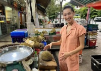 梁洛施素颜上街买水果，跟李泽楷分手10年，如今却以朋友身份相处