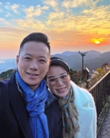 胡杏儿生日和老公李乘德去旅行庆祝 夫妻俩拍下多张恩爱合影