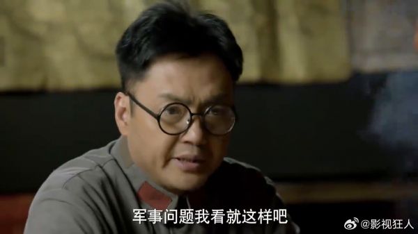 总理为我军团结，把职位让给首长，谁知首长十分不屑