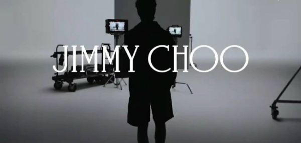 王一博jimmychoo背影预热，真的太帅了吧，直接空降，啊！