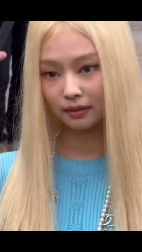 金发Jennie炸场了