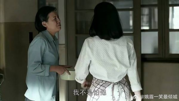 美女让老公尝饺子，他乖乖答应，没想到被骗了