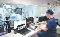 “厦心”运用机器人完成高难度心脏微创手术